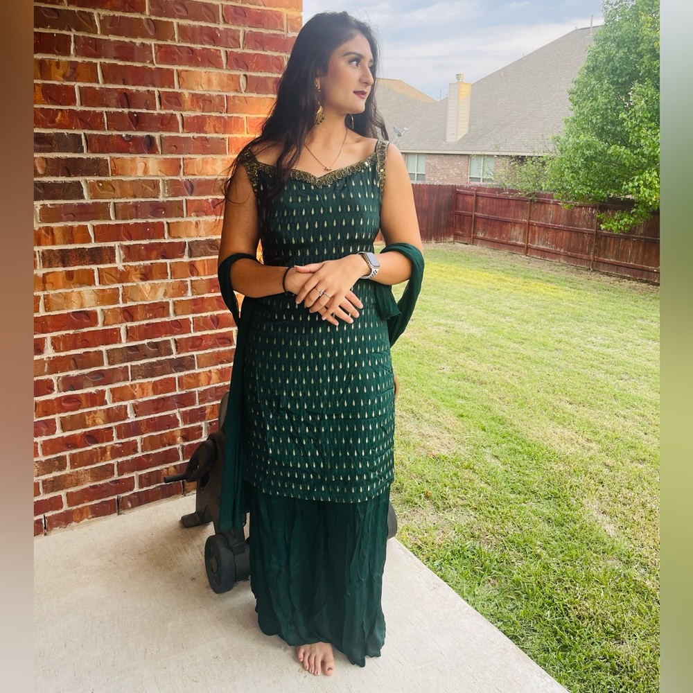 Emerald Green Plazo dress. Size L (US 4-6)